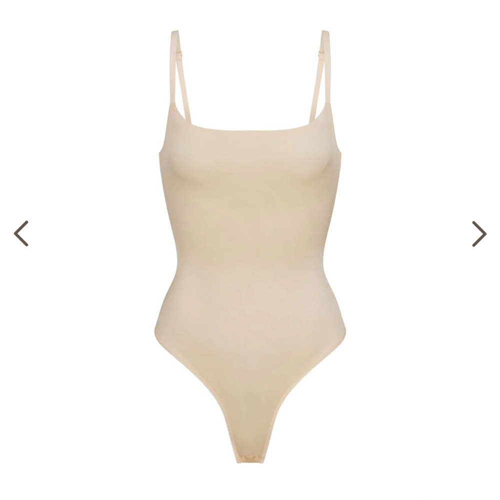 Sand SKIMS Sand Barely There Scoop Bodysuit - Small